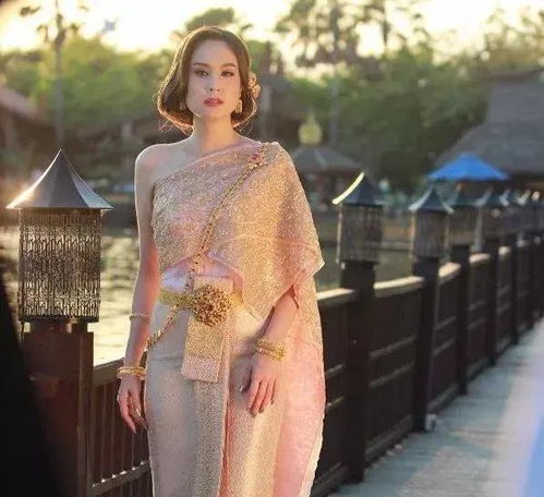 好美 泰國(guó)4大當(dāng)紅女星穿上民族服飾